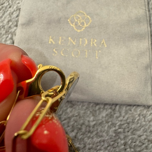 Kendra Scott Long Paper Clip chain and Mother of Pearl Pendant - Picture 4 of 4